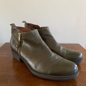 Eric Michael Olive Green Leather Ankle Boots Made in Spain Size 40 EU 9.5-10 US